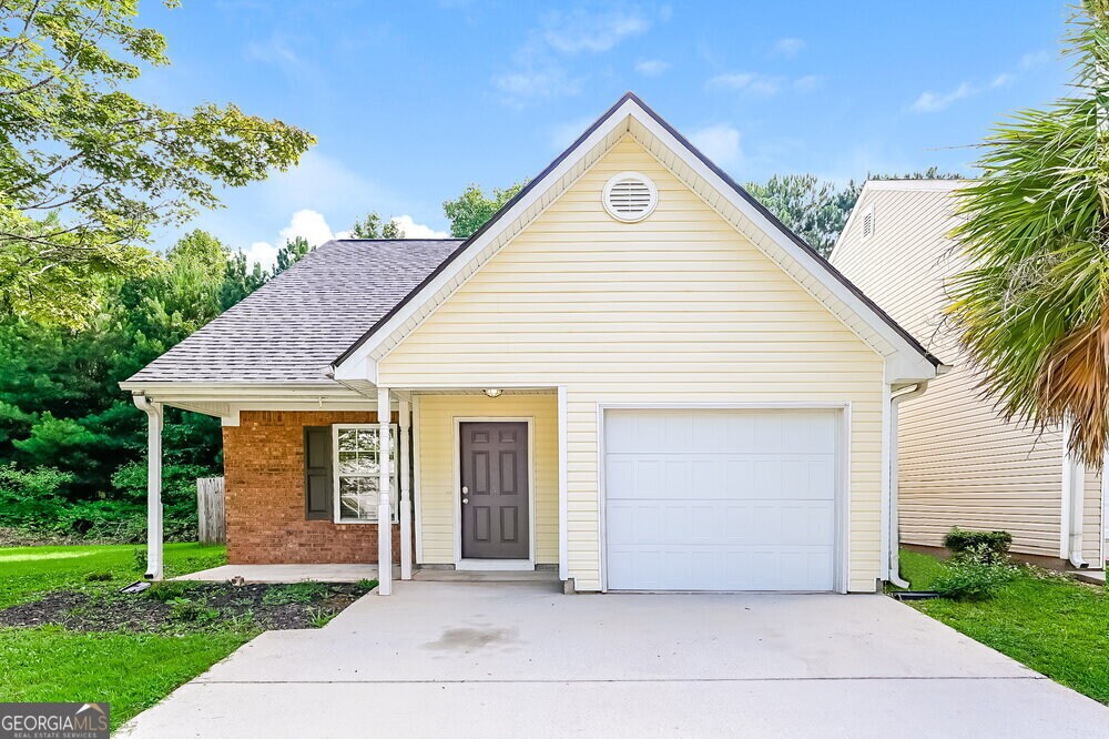 132 Lossie Ln in Mcdonough, GA - Building Photo