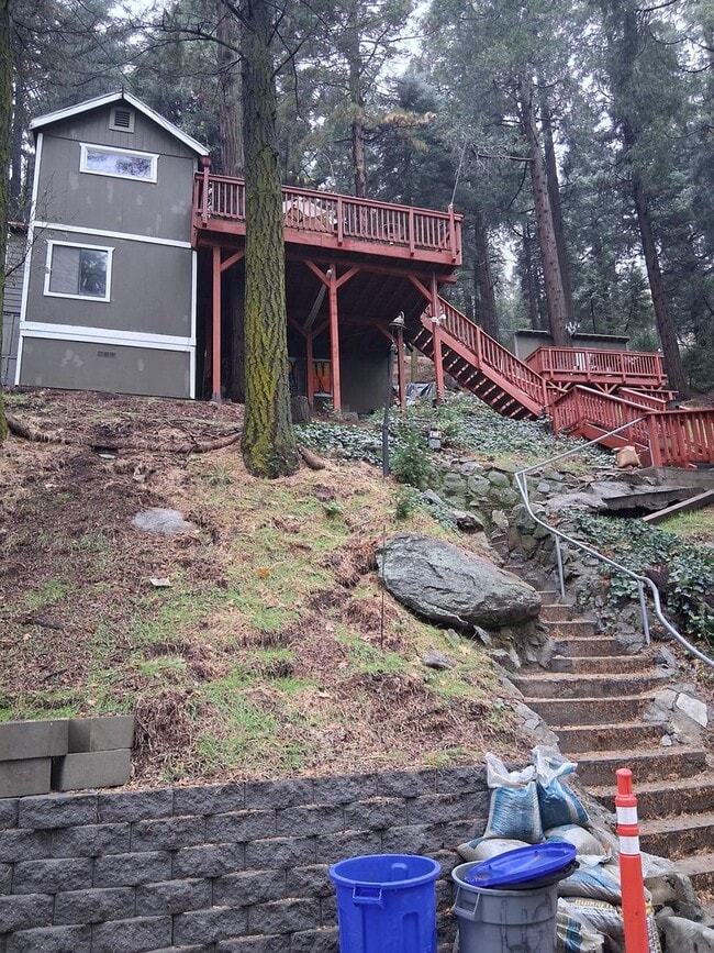 480 Mozumdar Dr in Crestline, CA - Building Photo - Building Photo