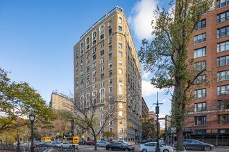 160 Riverside Dr in New York, NY - Building Photo - Building Photo