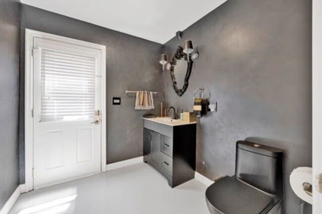 7624 Wentworth St in Los Angeles, CA - Building Photo - Building Photo