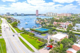 247 S Ocean Blvd in Boca Raton, FL - Building Photo - Building Photo