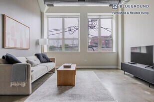 1313 W Randolph St in Chicago, IL - Building Photo