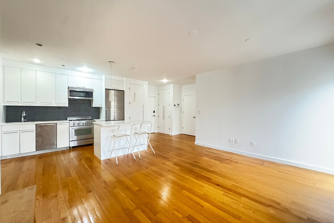 51 E 128th St in New York, NY - Building Photo