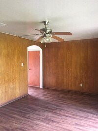 6331 Tautenhahn Rd photo'