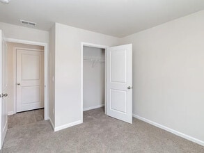 99 Cambridge Dr in Tabor City, NC - Building Photo - Building Photo