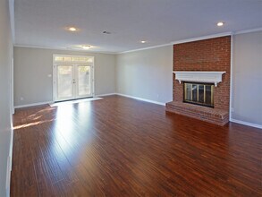 1992 Kings Cross Ln in Memphis, TN - Building Photo - Building Photo