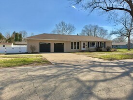 1311 Theodore St in Loves Park, IL - Building Photo