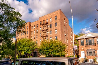 1811 Ocean Pky in Brooklyn, NY - Building Photo - Building Photo