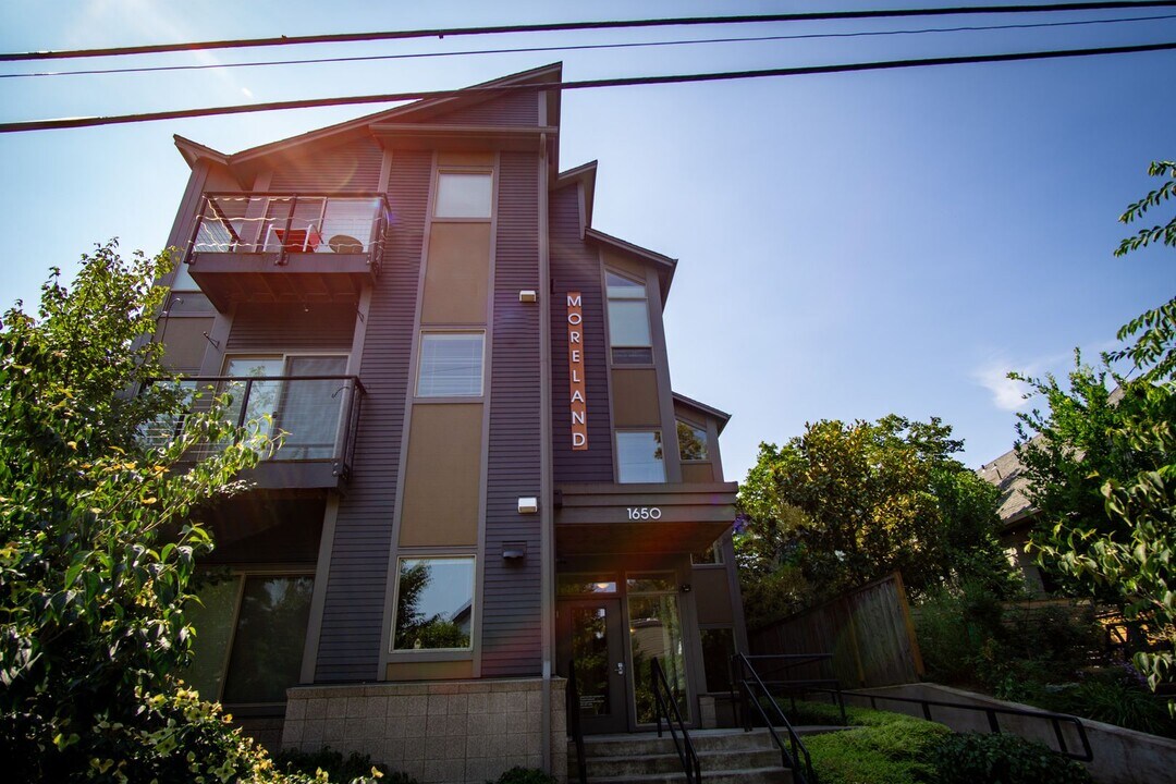 1650 SE Harold St in Portland, OR - Building Photo