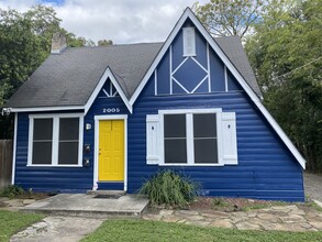 2005 Santa Anna, Unit #1 Gingerbread House in San Antonio, TX - Building Photo - Building Photo