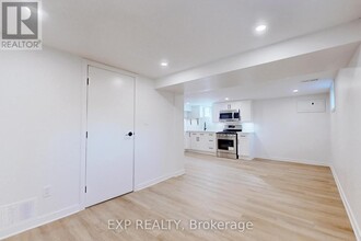163 Toynbee Trail in Toronto, ON - Building Photo - Building Photo