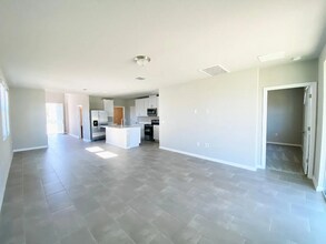 573 Sun Warbler Wy in St. Cloud, FL - Building Photo - Building Photo