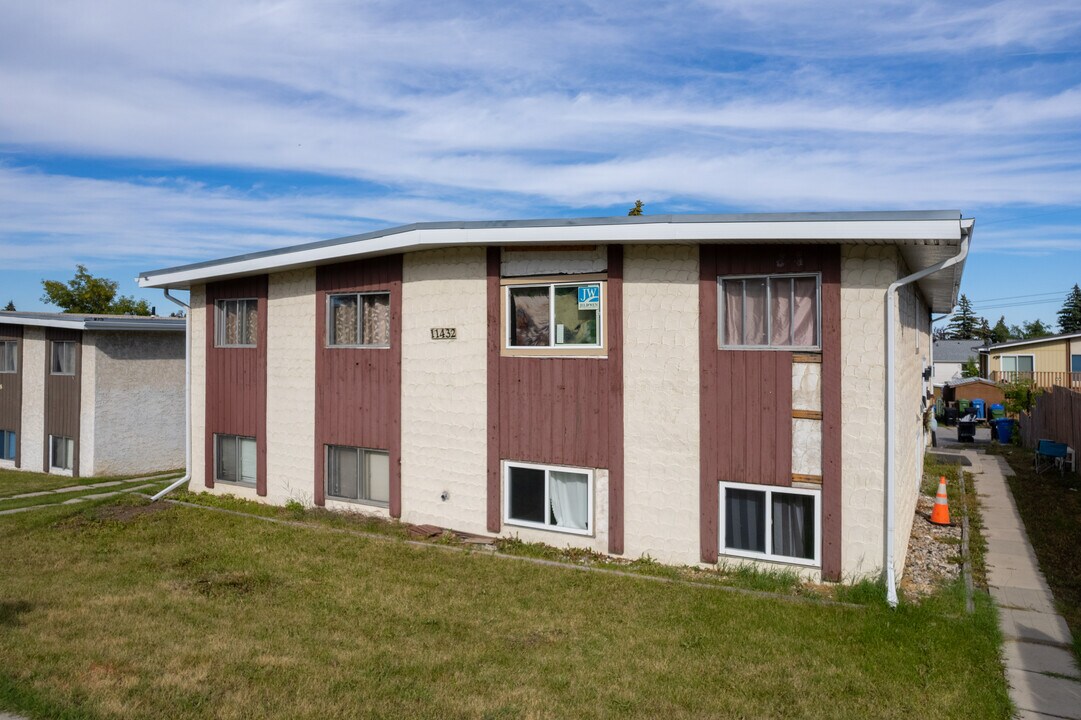 11432C Elbow Dr SW in Calgary, AB - Building Photo