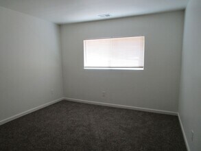 8875 Warnerville Rd in Oakdale, CA - Building Photo - Building Photo