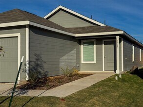 3915 Selawik St in Sherman, TX - Foto de edificio - Building Photo