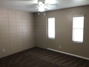 1943 Dawsey St in Tallahassee, FL - Foto de edificio - Building Photo