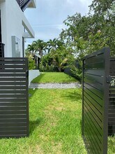 570 Fernwood Rd in Key Biscayne, FL - Building Photo - Building Photo