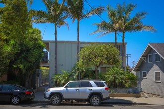 2708 3rd St, Unit 4 in Santa Monica, CA - Building Photo - Building Photo