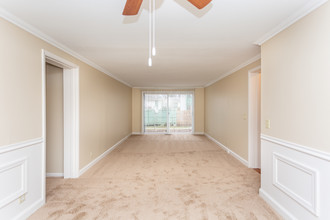 Lake of the Woods in Toledo, OH - Building Photo - Interior Photo