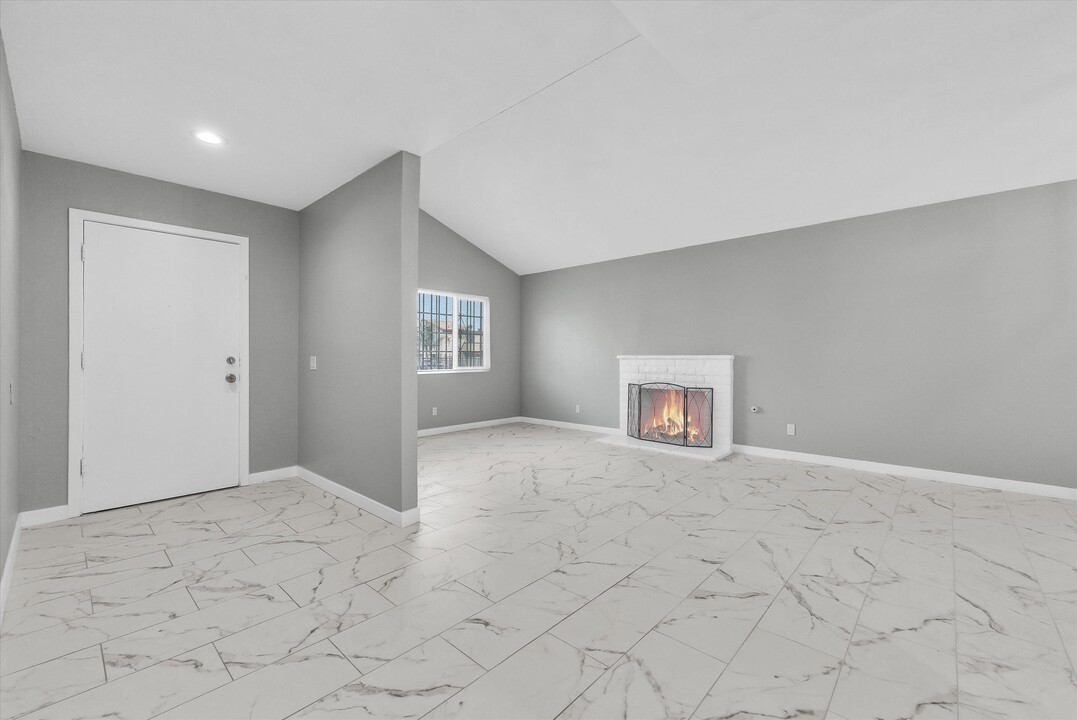 1046 N Clifford Ave, Unit A in Rialto, CA - Building Photo