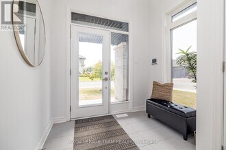 636 Mistwell Ln in Ottawa, ON - Building Photo - Building Photo
