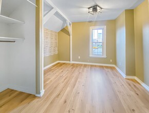209 Seward Ave NW in Grand Rapids, MI - Building Photo - Building Photo