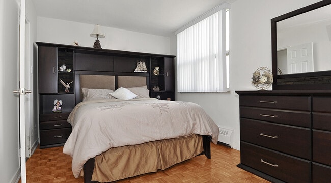 property at 1286 Islington Ave