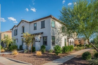 5821 W Pueblo Ave in Phoenix, AZ - Building Photo - Building Photo