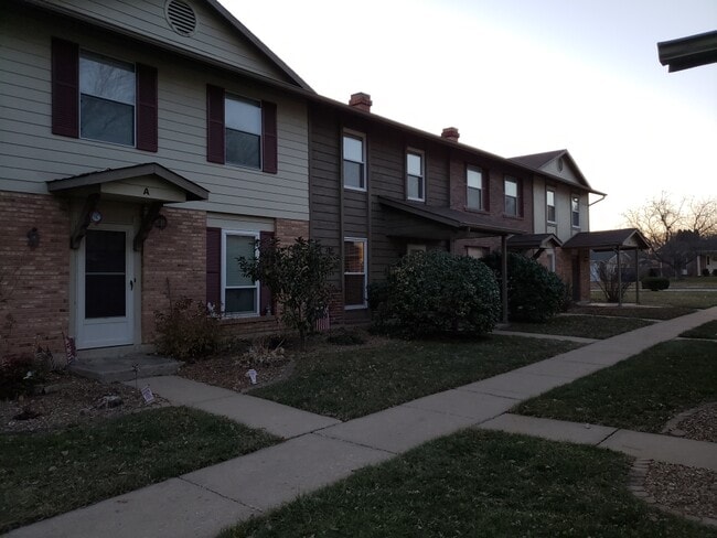 27 Park Charles Boulevard South, Unit B