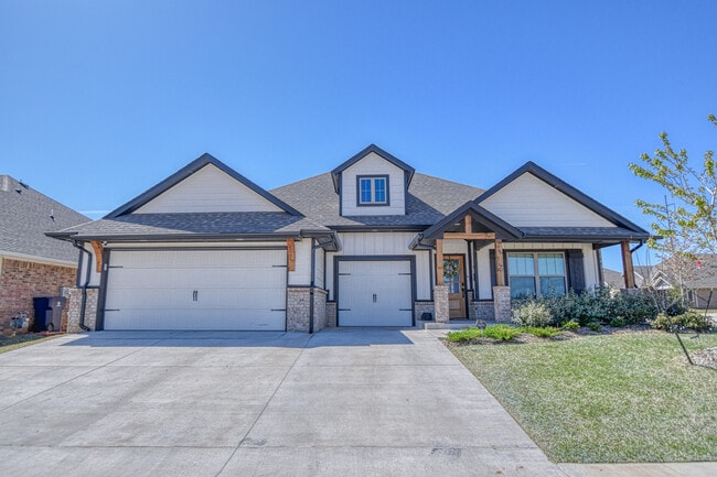 9328 NW 118th St in Yukon, OK - Foto de edificio - Building Photo