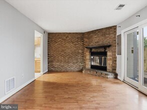 1145 Autumnhaze Ct in Herndon, VA - Building Photo - Building Photo