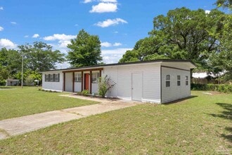 8 Goodman Ln in Pensacola, FL - Building Photo - Building Photo