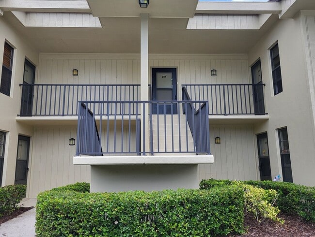 12 Plantation Dr