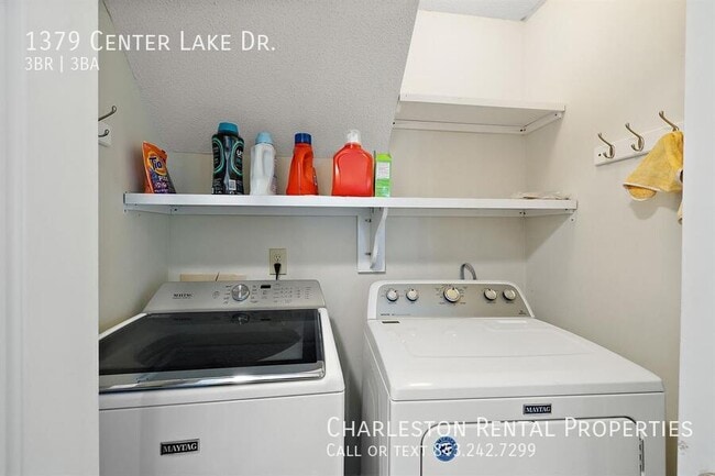 1379 Center Lake Dr in Mount Pleasant, SC - Building Photo - Building Photo
