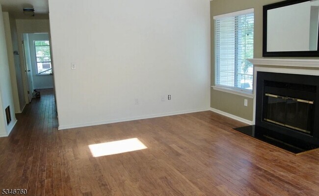 46 Fieldstone Rd in Bedminster, NJ - Building Photo - Building Photo