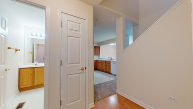 2739 Cobblestone Dr in Crystal Lake, IL - Building Photo - Building Photo
