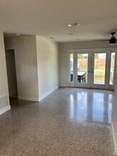 735 42nd Ave NE in St. Petersburg, FL - Building Photo - Building Photo