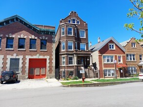 2354 S Whipple St in Chicago, IL - Building Photo - Building Photo