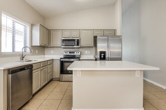 6034 N 68th Dr in Glendale, AZ - Building Photo - Building Photo