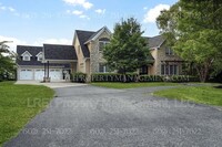 1030 Reed Ln in Simpsonville, KY - Foto de edificio - Building Photo