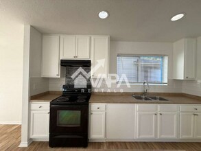 9902 Hawksbill Peak in San Antonio, TX - Building Photo - Building Photo