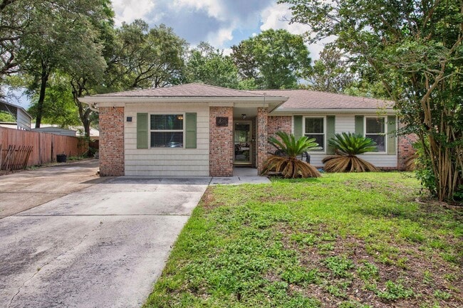 property at 326 Goldenrod Ct
