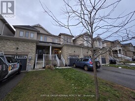 45 Greenwood Dr in Angus, ON - Building Photo