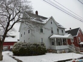 28 Frederick St in Naugatuck, CT - Building Photo