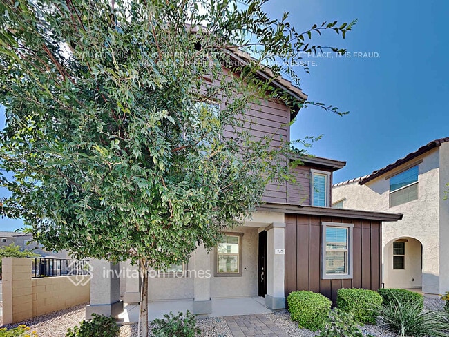 242 N 69th Pl