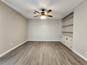 273 Meadow Ave in New Braunfels, TX - Building Photo - Building Photo