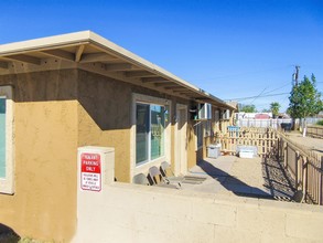 Alegre Apartments in Phoenix, AZ - Building Photo - Building Photo