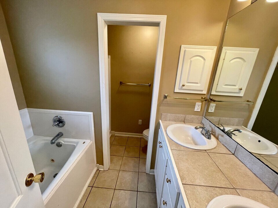 112 Ashton Dr in Brandon, MS - Building Photo