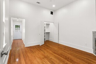 713 Valence St in New Orleans, LA - Building Photo - Building Photo