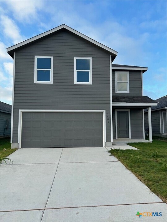 1605 Pile Trl in New Braunfels, TX - Building Photo